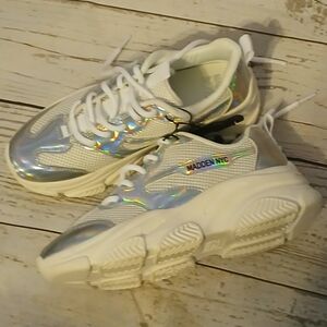 Madden NYC Holographic Dad Sneakers White and Silver Size 4